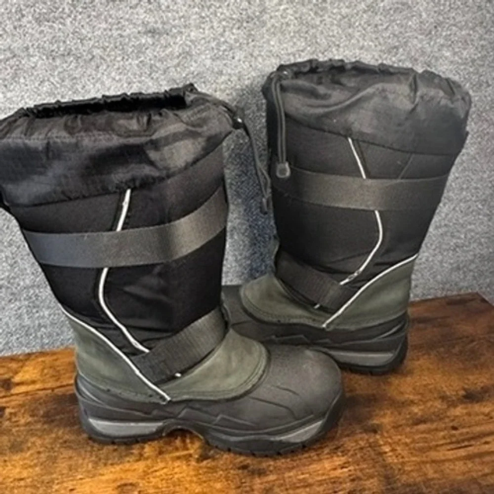 Baffin Impact Snow Boots Mens 10 Insulated Waterproof Buckle Arctic Rugged Ice